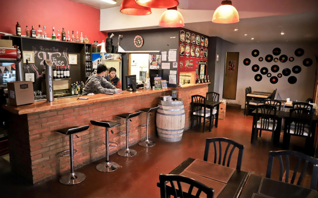 The House Hostel Resto & Bar Bariloche