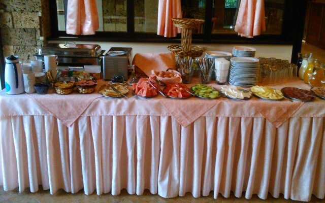 Center Hotel & Restaurant