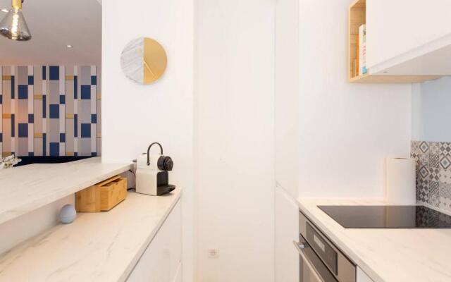 Martinez Area: Brand New & Design 1 Bed !
