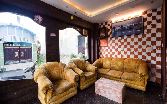 Hotel Blue Mountain – Lobby – Udaipur