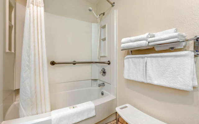 Quality Inn Fort Wayne