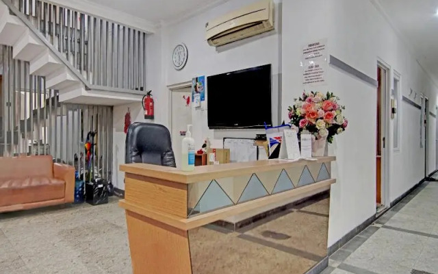 OYO 90432 Family Residence