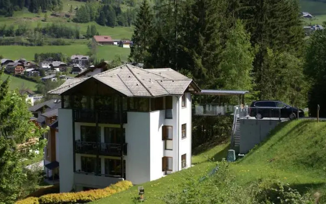 Haus im Turm