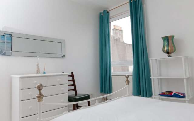 Leith Walk Gem! Lovely + Great Value - Sleeps 4