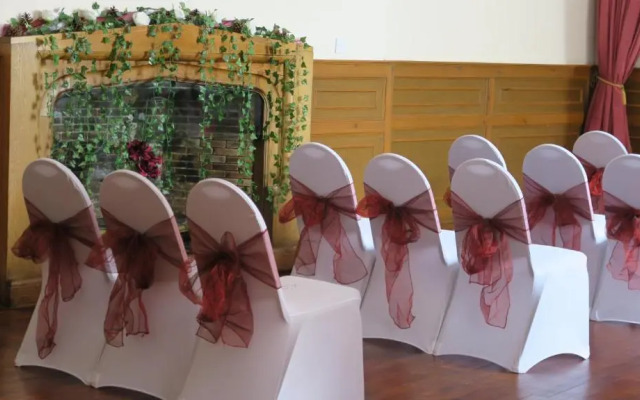 George and Abbotsford Hotel