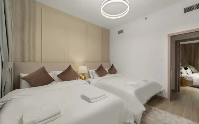 Luxe Ventures Waters Edge Haven
