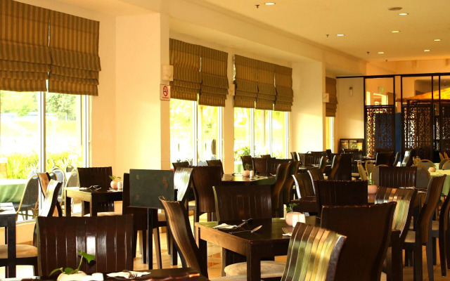 Suria Service Apartment Hotel