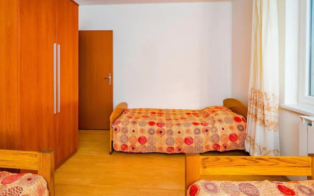 Beautiful Home in Kapelica With Wifi and 2 Bedrooms