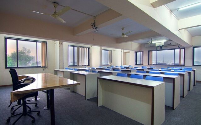 FabHotel Satish Executive Hinjewadi