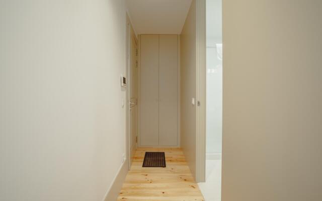 Legacy Oporto Design Apartment F by Vacationy
