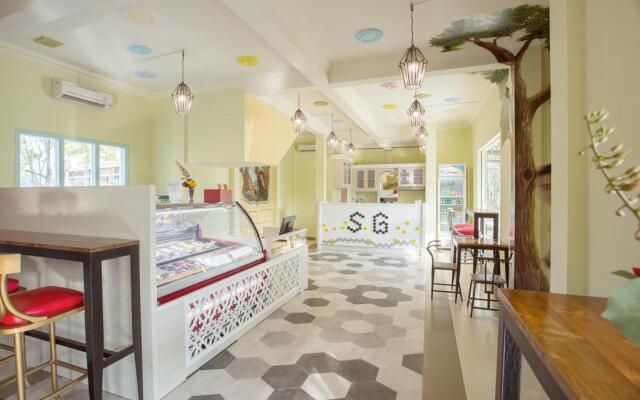 River Walk Urban Camping House