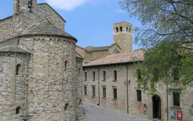 Luxurious Residential Holiday Home in Pedestrial Zone, Italy