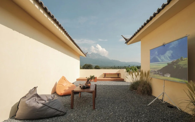 Floating Life Boundless Wild Resort