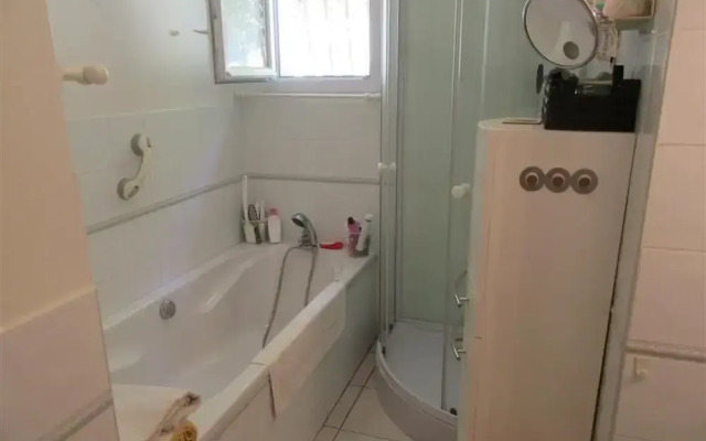 Inviting Villa in Saint Paul Trois Chateaux With Pool