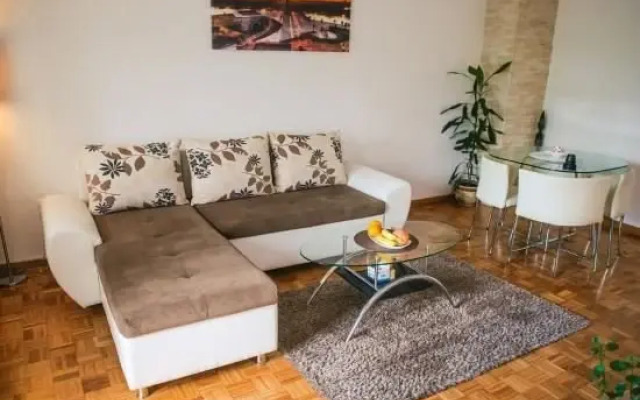 Apartment Arena White