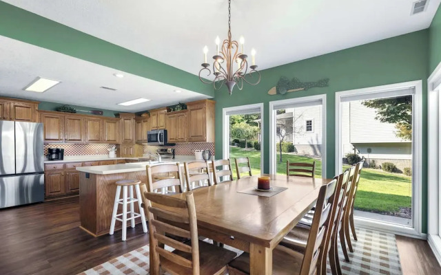 Gentle Slopes Retreat Fit For 12!