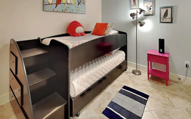 Western Waves by Ryson Vacation Rentals