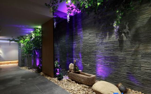 Grand Yiju Hotel (Nanjing Xinjiekou center)