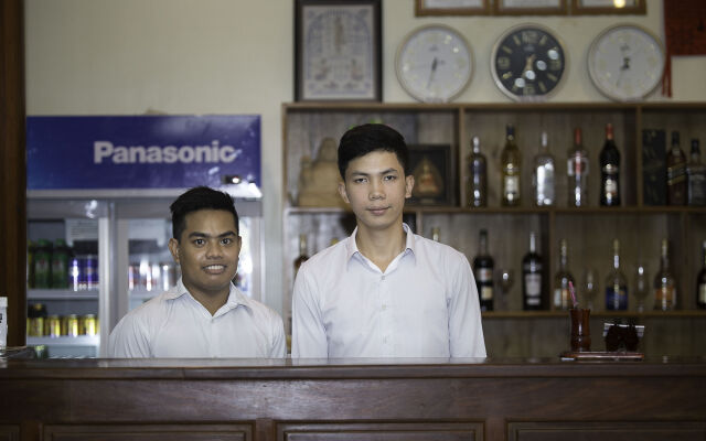 DV Angkor Villa