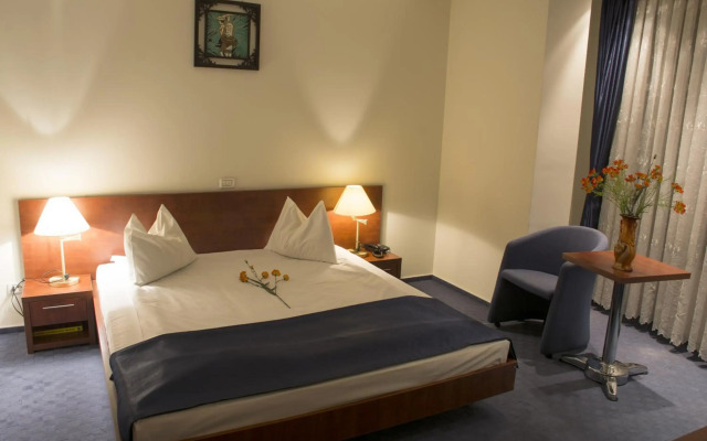 Samaa Hotel