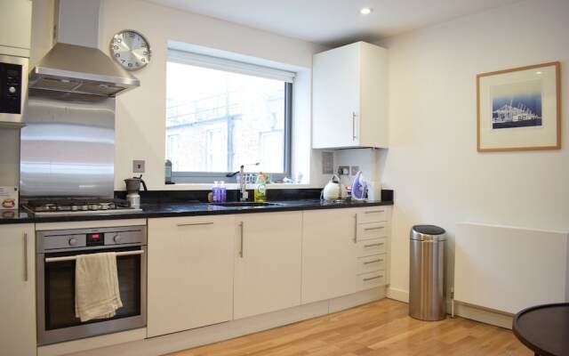 Modern 2 Bedroom Apartment In Old Street