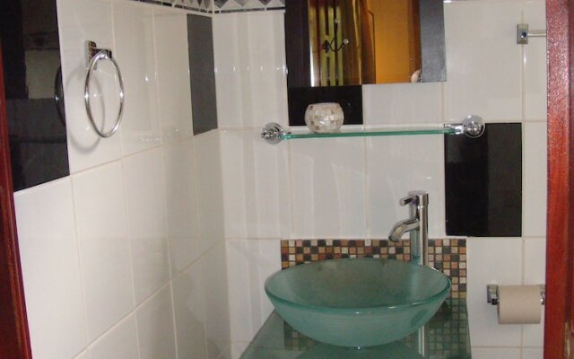 Coyaba Tropical Elegant Adult Guesthouse