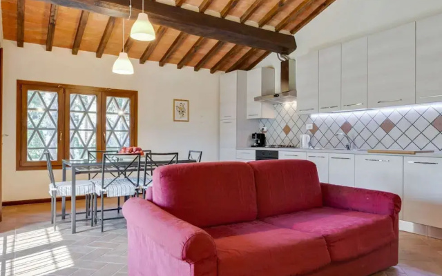 Farmhouse in Tuscany With Pool & Vineyard View