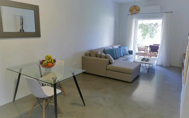 Deluxe Apartment in Vouliagmeni