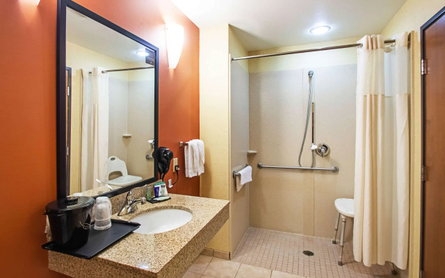 Sleep Inn & Suites Madison - Monona