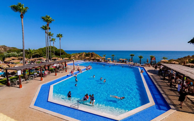 Auramar Beach Resort
