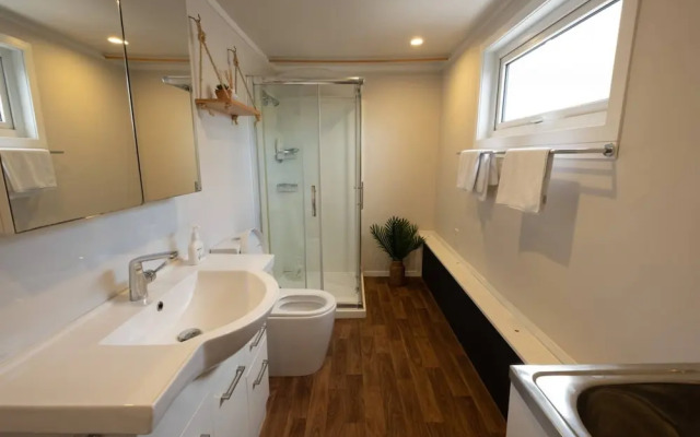 Cool 3 Bedroom Uptown Apartment Close to K Road