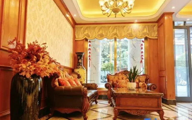 Zhenxiong Beihai Hotel (Fourth Middle School | Chishuiyuan Square)