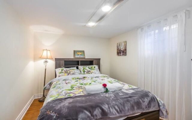 Retreat To A Beautiful Suite In Toronto