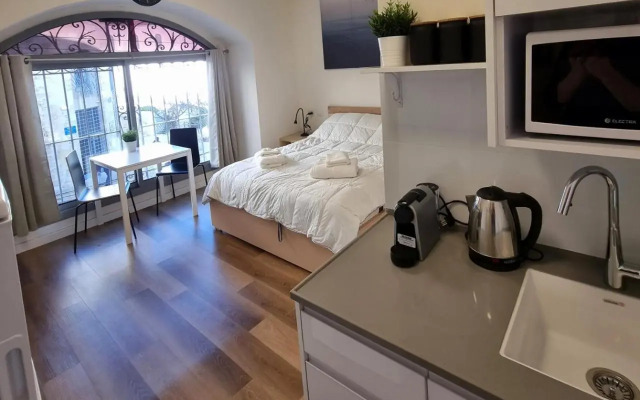 jaffa 17 shani studio suite