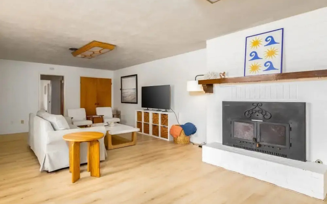 Spacious 2 Bed in Carlsbad