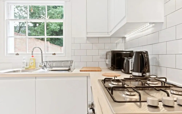 Airy, Spacious 1-bed apt With Garden in Brixton