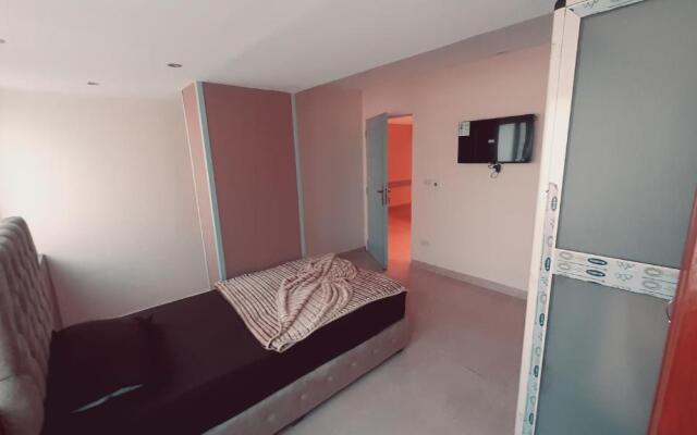 Blue Eyes Hotel