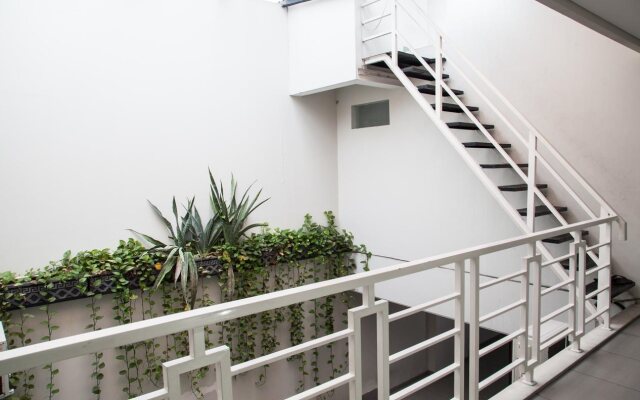 Kanwa Residence