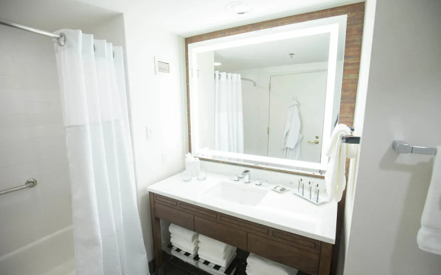 Mystic Lake Casino Hotel