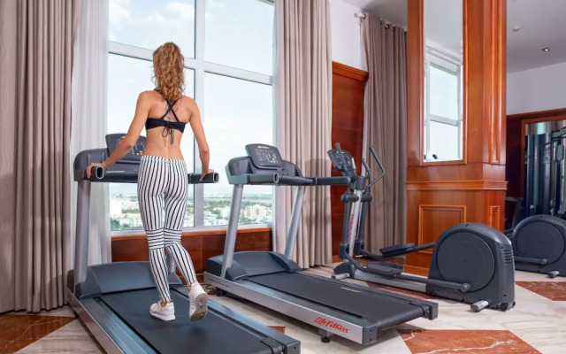 Hom - How Da Nang Airport