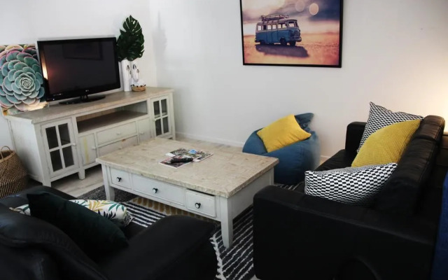 Yeppoon Beachhouse - Hostel