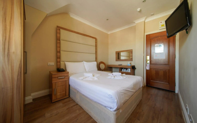 Royal Eagle Hotel