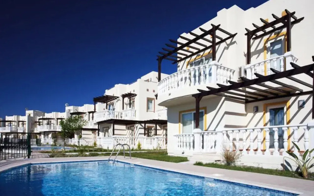 Apartment 3 Bedroom Lake View 3 by Likya Global