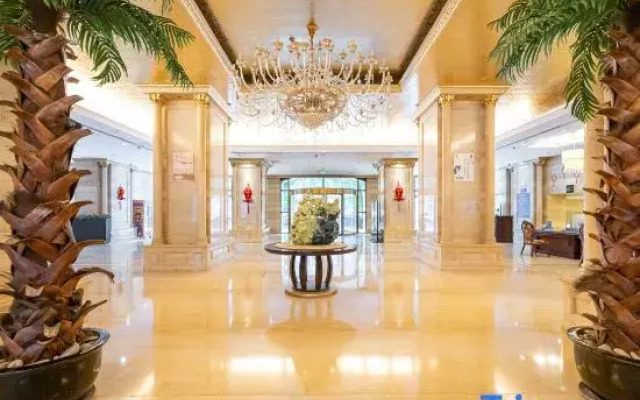 Shanghai Binjiang Xinjing Hotel (The Bund)