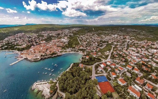 Awesome Home in Malinska With Wifi and 1 Bedrooms