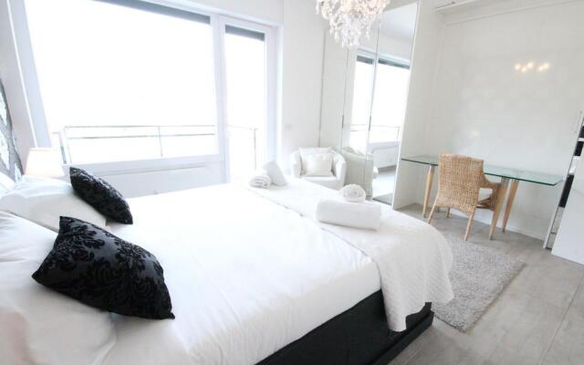 Victoria Apartment