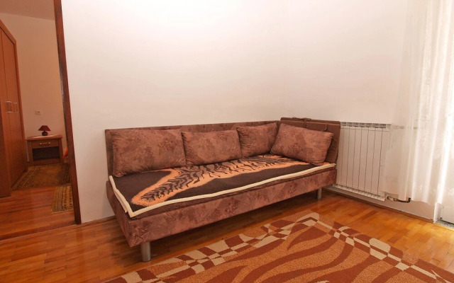 Apartment 359