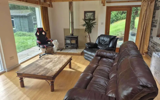 Bellhouse Hassendeanburn- Sleeps 10 hot tub