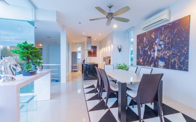 Luxury 3 Bedroom Villa, Sea View (PM-A5)