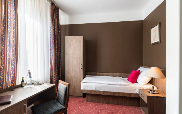 Hotel Harmony